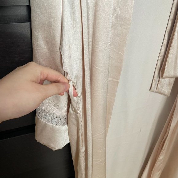 Mansphil Pink Silk Robe - Picture 9 of 11